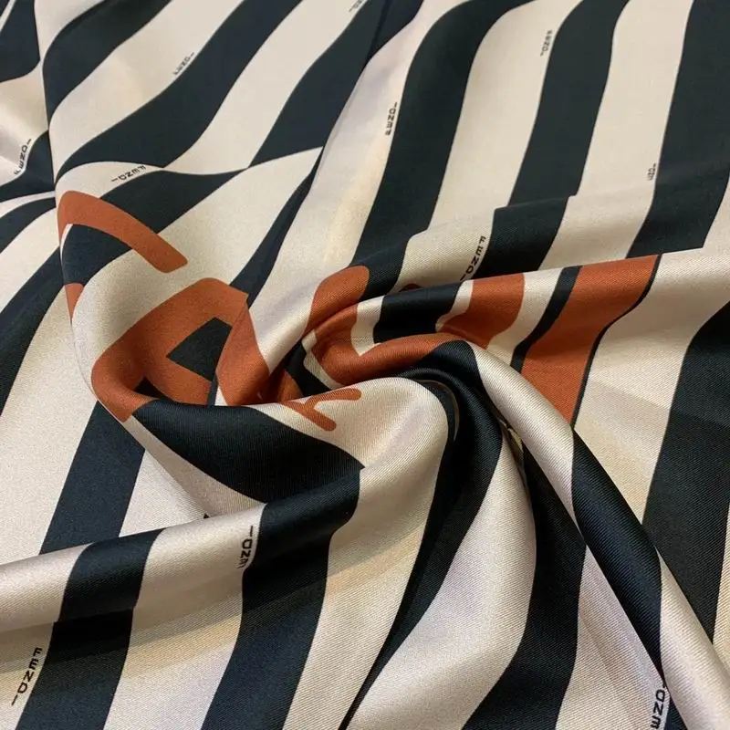 Fendi silk scarf 50X50cm E15 (3)